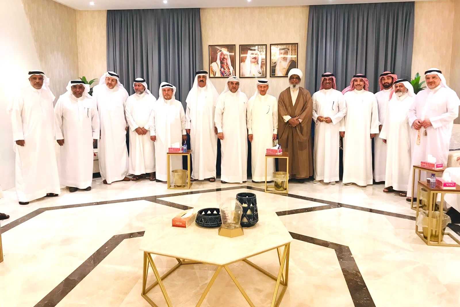 في إطار تعزيز التواصل المجتمعي …  محافظ الشمالية يزور مجلس الدكتور محمد خنجي بمدينة حمد   <